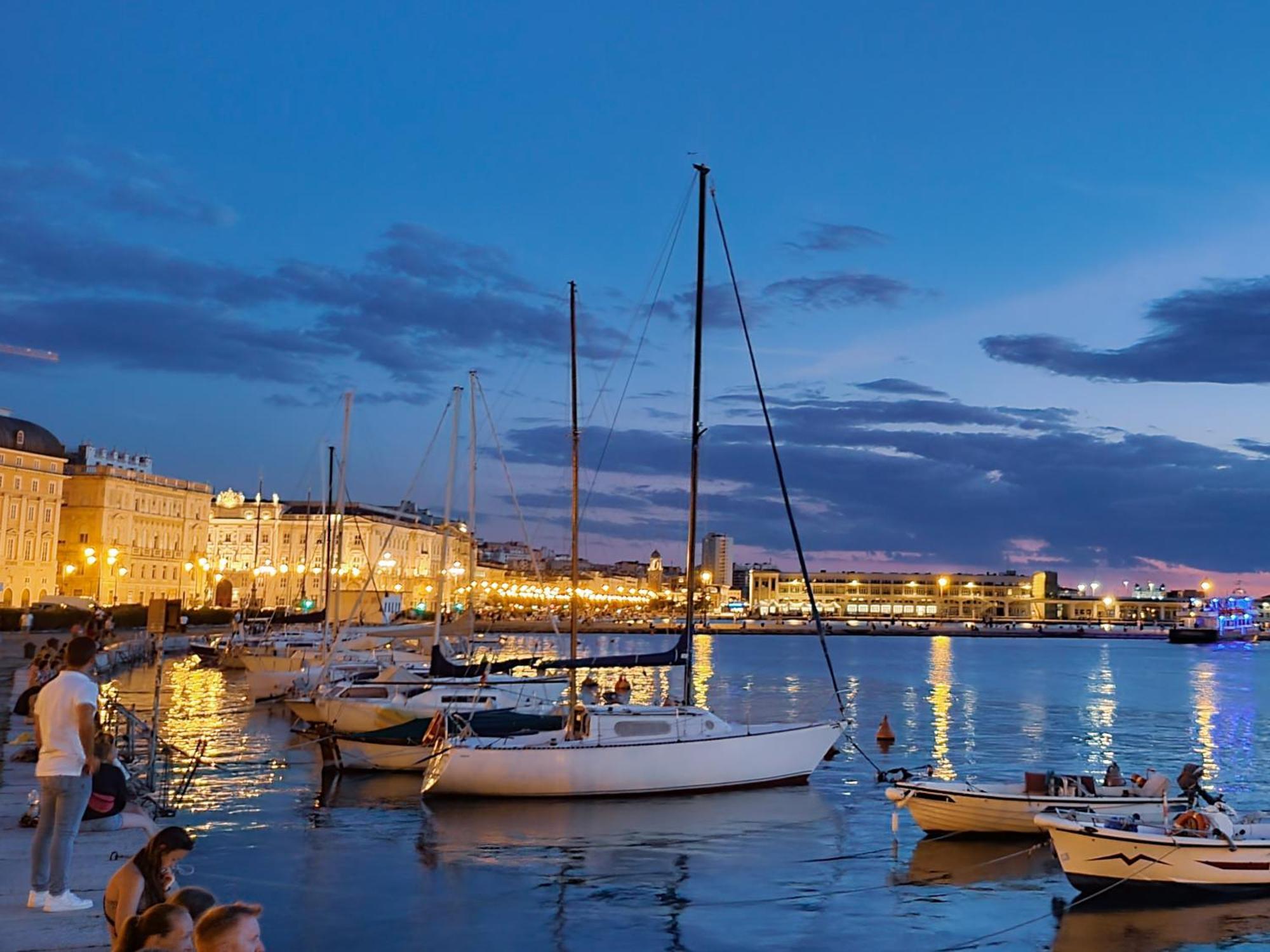 B&B Excelsior Trieste Luaran gambar
